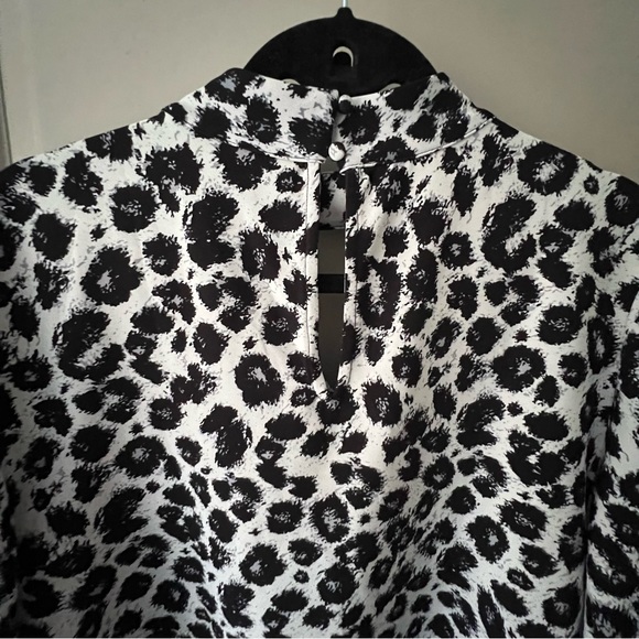 Lane Bryant Womens Leopard Print Top Blouse Short Sleeve Black White Size 16 - Picture 10 of 10